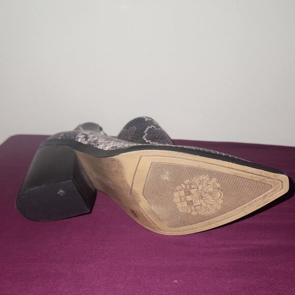 Vince Camuto Gigietta snakeskin print bootie Size 8 - Picture 9 of 9
